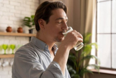 Этот напиток спасет ваши почки от камней. Он доступен всем