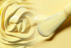 Модный маникюр августа в стиле «сливочное масло» — советы эксперта