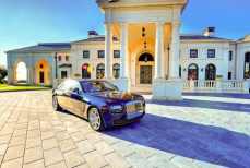 Астрологи рассказали, какие знаки зодиака обожают демонстрировать роскошь