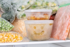 Зачем класть фольгу в морозильник — неожиданный трюк, о котором не все знают