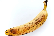 Черные точки на банане — можно ли есть такой фрукт
