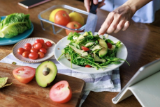 Названы шесть продуктов для профилактики рака кишечника