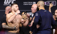 Дю Плесси заявил о страхе перед боем с Чимаевым