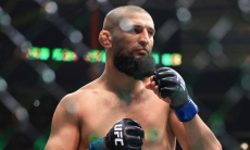 Тотальным разгромом обернулся бой Хамзата Чимаева за титул чемпиона UFC