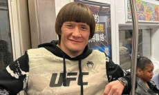 Жалгас Жумагулов отреагировал на доминацию Хамзата Чимаева