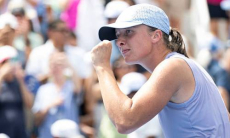 Победа над Рыбыкиной вывела Швёнтек на Итоговый чемпионат WTA-2025