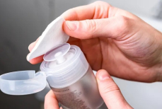 Мицеллярная вода — идеальный помощник в уборке квартиры