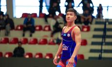 Казахстанец уступил и сохранил шанс на медаль чемпионата мира по вольной борьбе