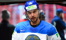 Хоккеист сборной Казахстана с 322 матчами в КХЛ завершил карьеру