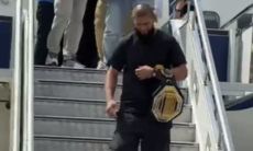 Хамзата Чимаева в Грозном встретил Рамзан Кадыров и подарил «Майбах»