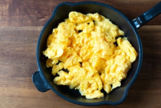 Назван секретный ингредиент, который сделает яичницу идеальной. Он уже есть на вашей кухне