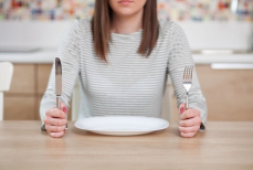 Диетолог предупредила о рисках недельного голодания