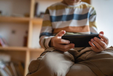 Казахстанских родителей предупредили о тревожных сообщениях в интернете