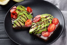 Назван идеальный ингредиент, который превратит сэндвич в суперфуд