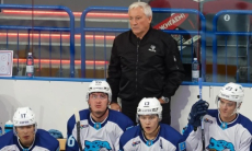 «Надо убирать состояние, что мы — все равно местные, поэтому будем играть». Михаил Кравец высказался о составе «Барыса»