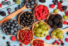 Фрукты и ягоды августа — что выбрать на пике сезона