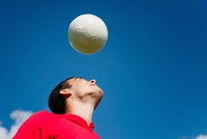 Футбол и мозг — чем опасны попадания мячом в голову