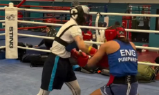 Назым Кызайбай «уничтожила» хозяйку чемпионата мира-2025. Видео