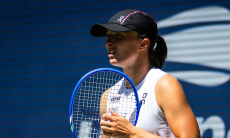 Три сета решили судьбу Иги Швёнтек на US Open-2025