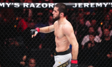 Казахский боец озвучил исход боя Махачева за титул UFC в весе Рахмонова