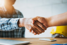 Какие опасности таятся в рукопожатии