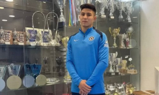 Дастану Сатпаеву пожелали забить «Арсеналу» в Лиге Чемпионов