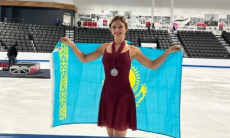 Софья Самоделкина с флагом Казахстана обратилась к стране