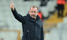 «Бешикташ» представил нового главного тренера после ухода Зайнутдинова