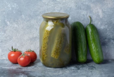 Почему нельзя выливать рассол из огурцов