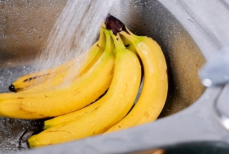 Нужно ли мыть бананы перед едой