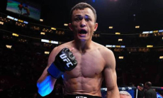 Отправивший в нокдаун Нурмагомедова казахстанец получил бой с Топурией в UFC
