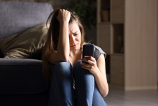 Врач рассказала, почему после долгого времени в соцсетях появляется чувство опустошения
