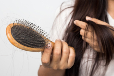 Почему волосы чаще выпадают именно в октябре и ноябре