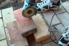 Как быстро и без лишних усилий распилить огнеупорный кирпич