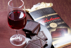 Шоколад и вино — как «вредные» радости могут оказаться полезными для долголетия