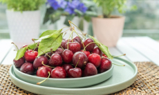 Диетолог назвала шесть фруктов и ягод с высоким содержанием железа