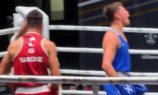 Видео камбэка и двух нокдаунов, или Как уникальный казахстанец сотворил шоу на ЧМ-2025 по боксу