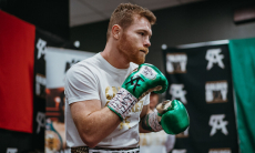 «Канело» получил преимущество над Кроуфордом