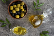 Мало кто знает, насколько полезно это масло. Пить его нужно натощак