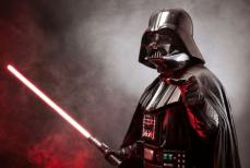 Меч Дарта Вейдера продали с аукциона за рекордную сумму для вещей из «Звездных войн»