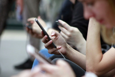 Из вашего голоса сделают дипфейк, если скажете эти слова мошенникам — юрист дала список