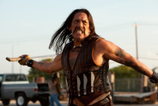 Я очень даже жив — звезда фильма «Мачете» Дэнни Трехо вынужден оправдываться в соцсетях