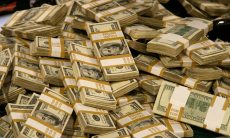 Олигархи забирают четыре казахстанских футбольных клуба. Среди них есть долларовые миллиардеры