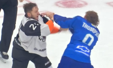 Потасовка переросла в драку на домашнем матче «Барыса» в КХЛ. Видео