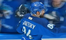 «Драка взбудоражила всю команду». Кирилл Савицкий рассказал, как «Барыс» скамбэчил и победил «Амур»