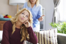 Пять причин, почему взрослые дети продолжают жить с родителями