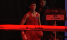 Уникальный казахстанский боксер завоевал медаль на историческом чемпионате мира