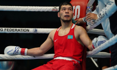 Разгромом обернулся бой Нурбека Оралбая и узбекистанца за медаль ЧМ-2025 по боксу