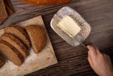 Этот способ поможет хранить сливочное масло даже без холодильника