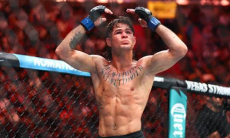 Прямая трансляция турнира UFC Fight Night 259 с главным боем Лопес — Силва